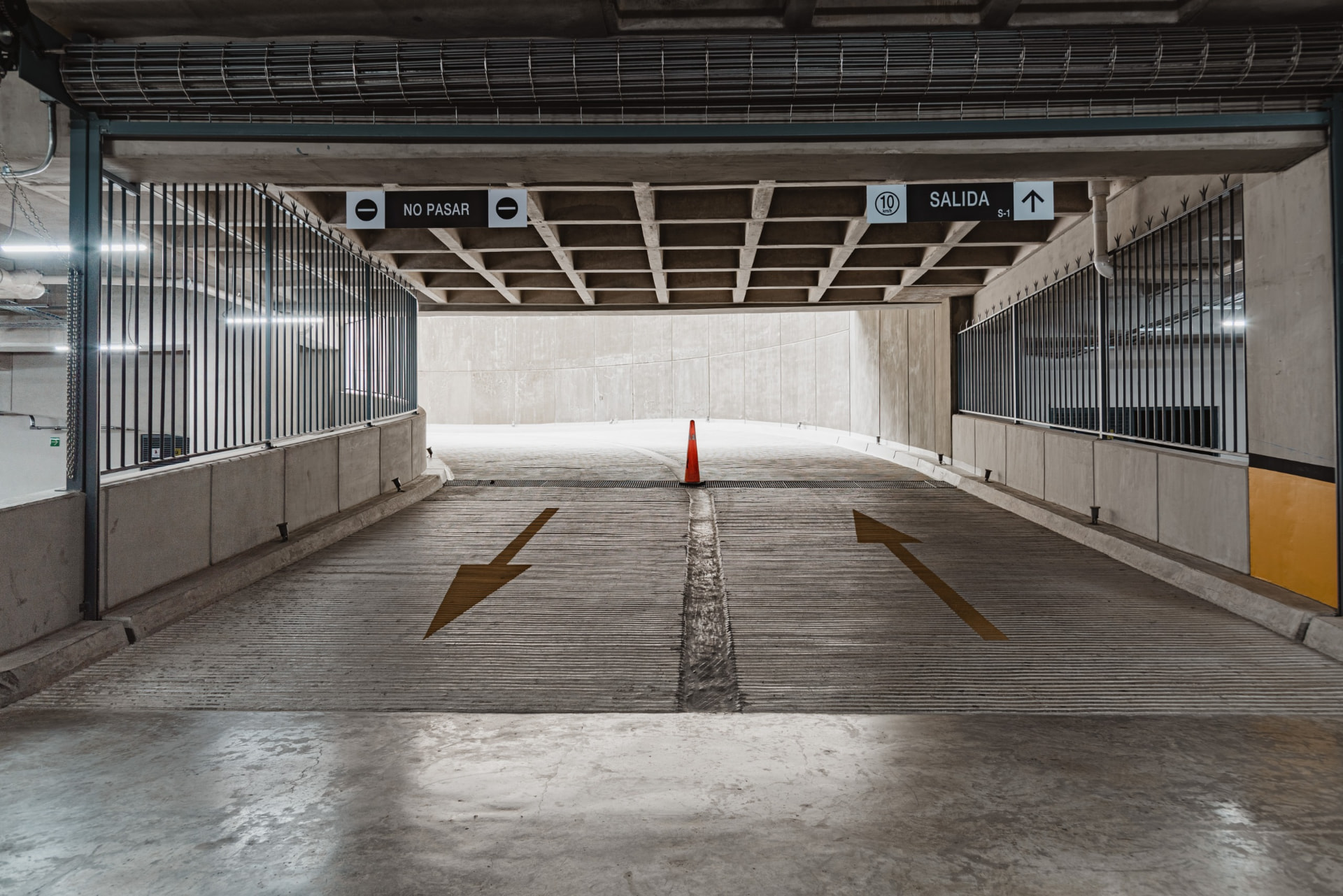 Rampa de acceso al estacionamiento